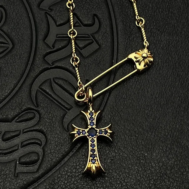 Collier Chrome Hearts Croix Épingle de Sécurité Pavé Or 5
