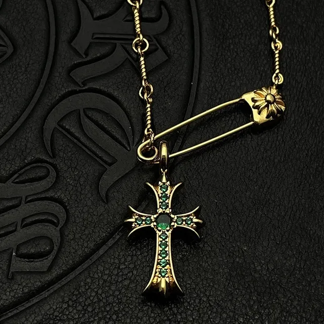 Collier Chrome Hearts Croix Épingle de Sécurité Pavé Or 6