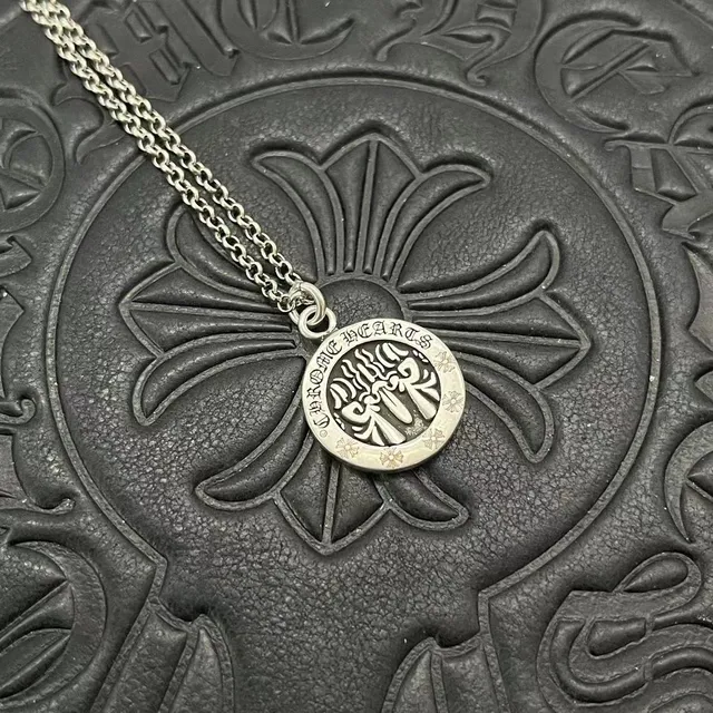 Chrome Hearts फ्लोरल सर्कल चांदी काला गोलाकार पेंडेंट बॉल चेन हार 7
