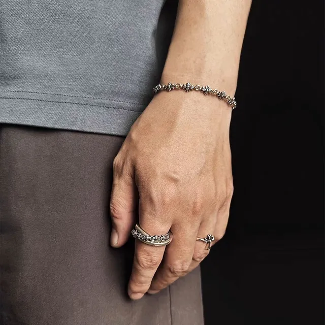 Chrome Hearts फ्लोरल डबल-बैंड ऑक्सीडाइज्ड सिल्वर रिंग 3