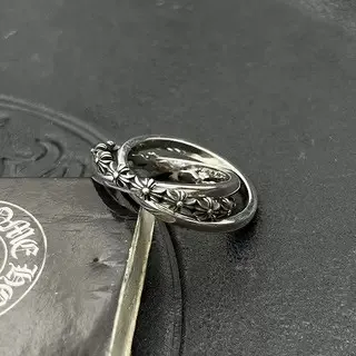 Chrome Hearts फ्लोरल डबल-बैंड ऑक्सीडाइज्ड सिल्वर रिंग 8