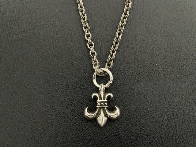Chrome Hearts تعليقة غوتيكية قلادة معدنية فضية 8