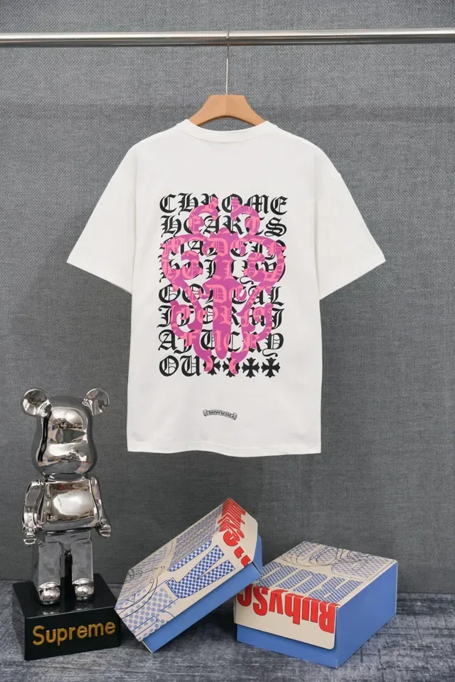 Chrome Hearts सफेद काला मिनिमलिस्ट एम्ब्रॉयडर्ड लोगो टी-शर्ट 4