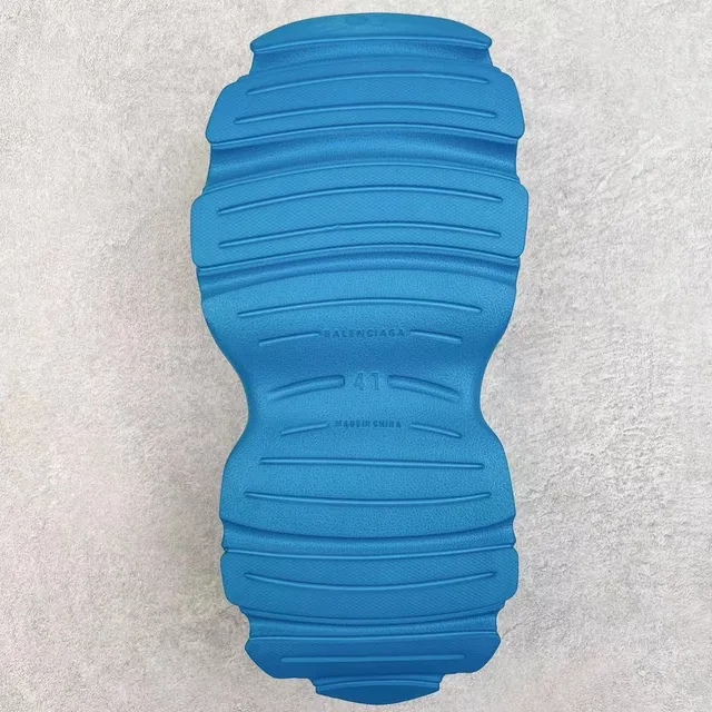 Crocs Classic Clog Blue Molded Foam Clog 2