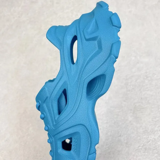 Crocs Classic Clog Blue Molded Foam Clog 4