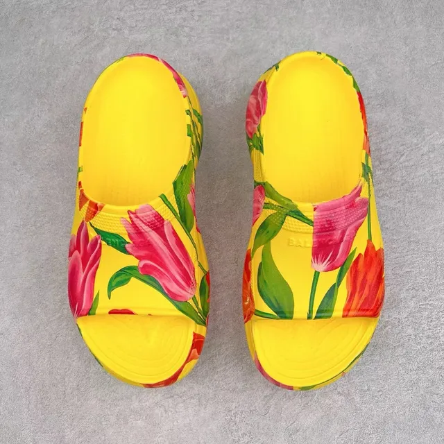 Crocs Classic Clog كلوج أصفر مطبوع زهوري 9