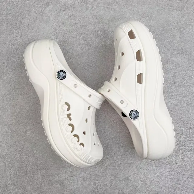 Crocs Echo Clog White Molded Foam Platform Clog 8
