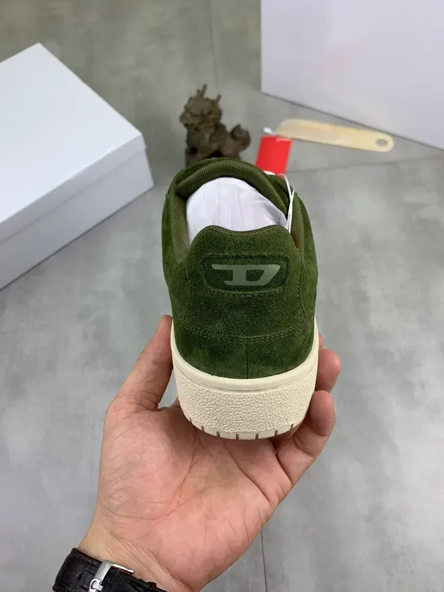 Diesel 橄榄绿麂皮镂空鞋头生活方式运动鞋 3