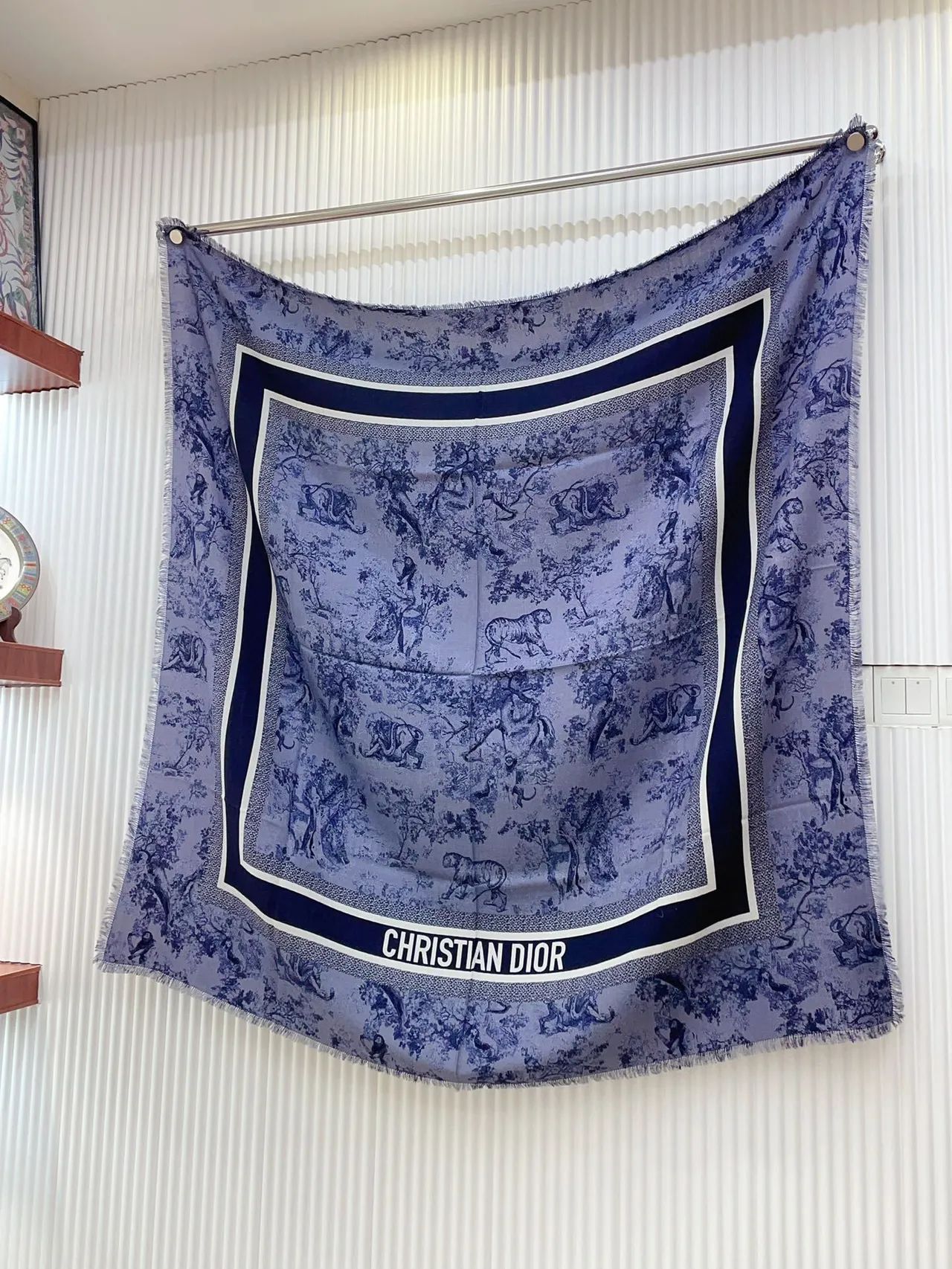 Christian Dior Toile de Jouy Print नेवी और भूरा रेशम स्कार्फ 6