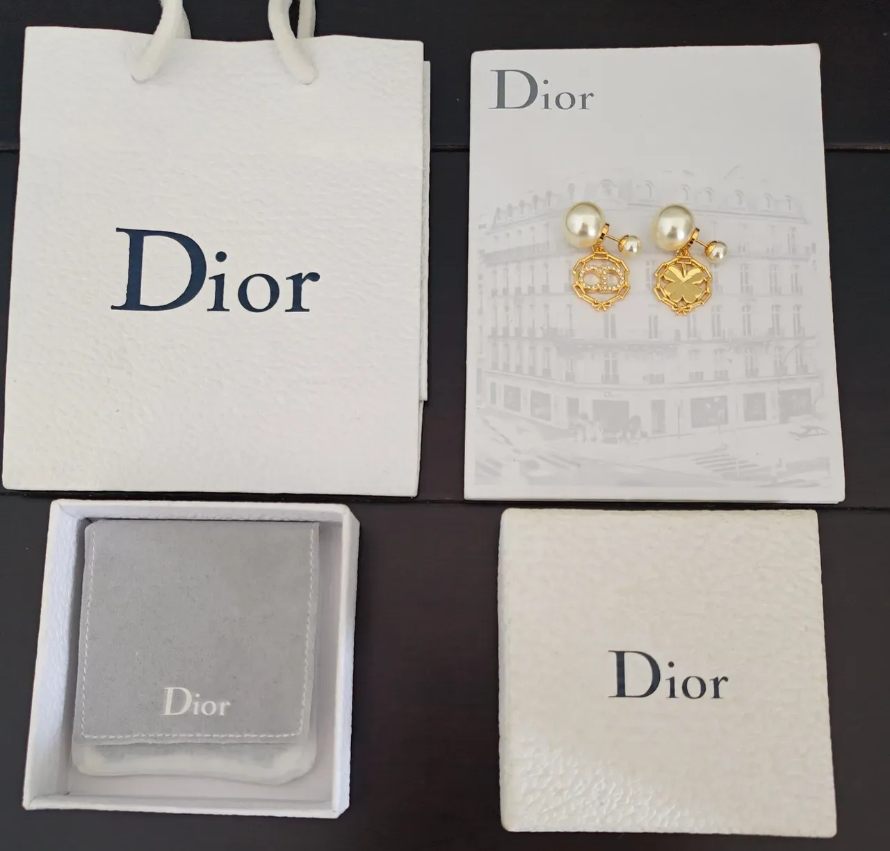 Boucles d'oreilles Dior Asymétriques Double Perle Charm Logo Or Doré 3