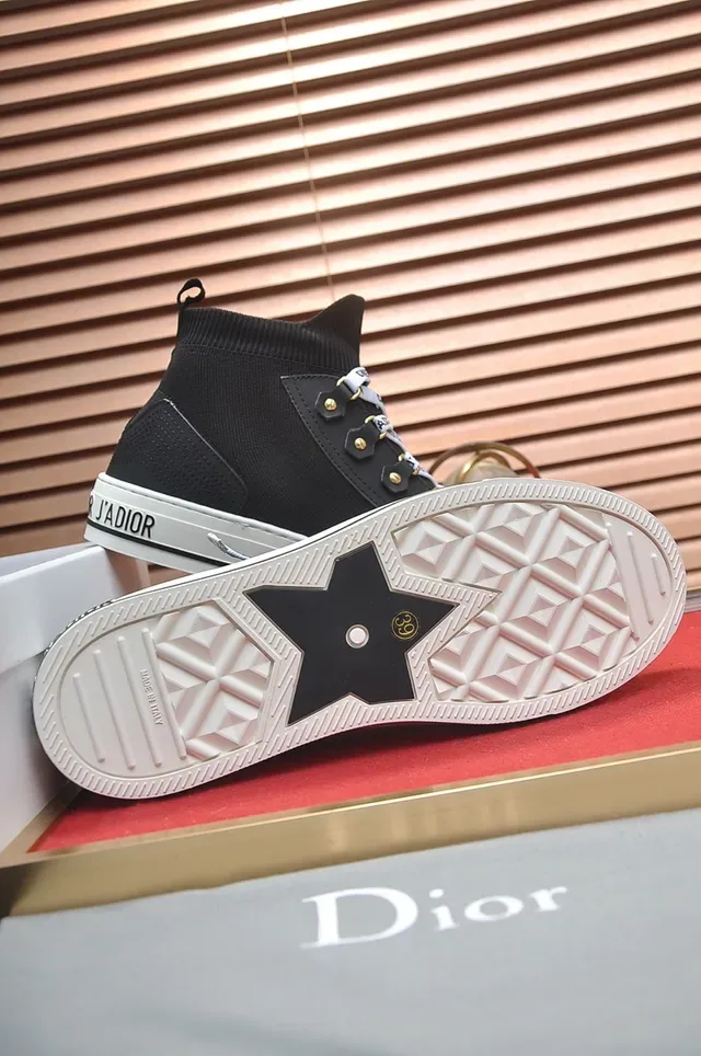 Dior B23 Black and White High-Top Lifestyle Sneakers 3