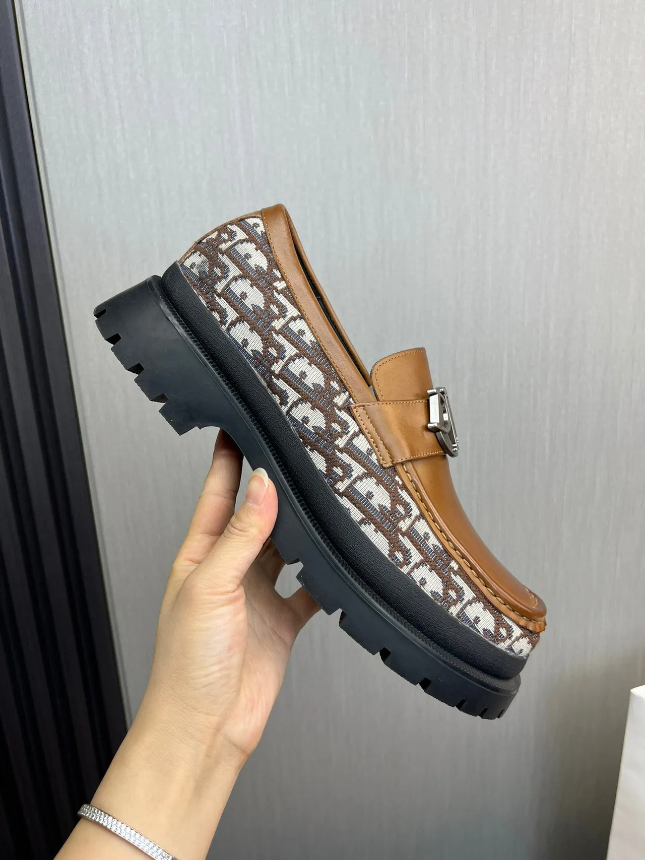 Dior B23 Loafer ট্যান চামড়া মোনোগ্রাম বস্ত্র ঘন লাগসোল Loafer 4