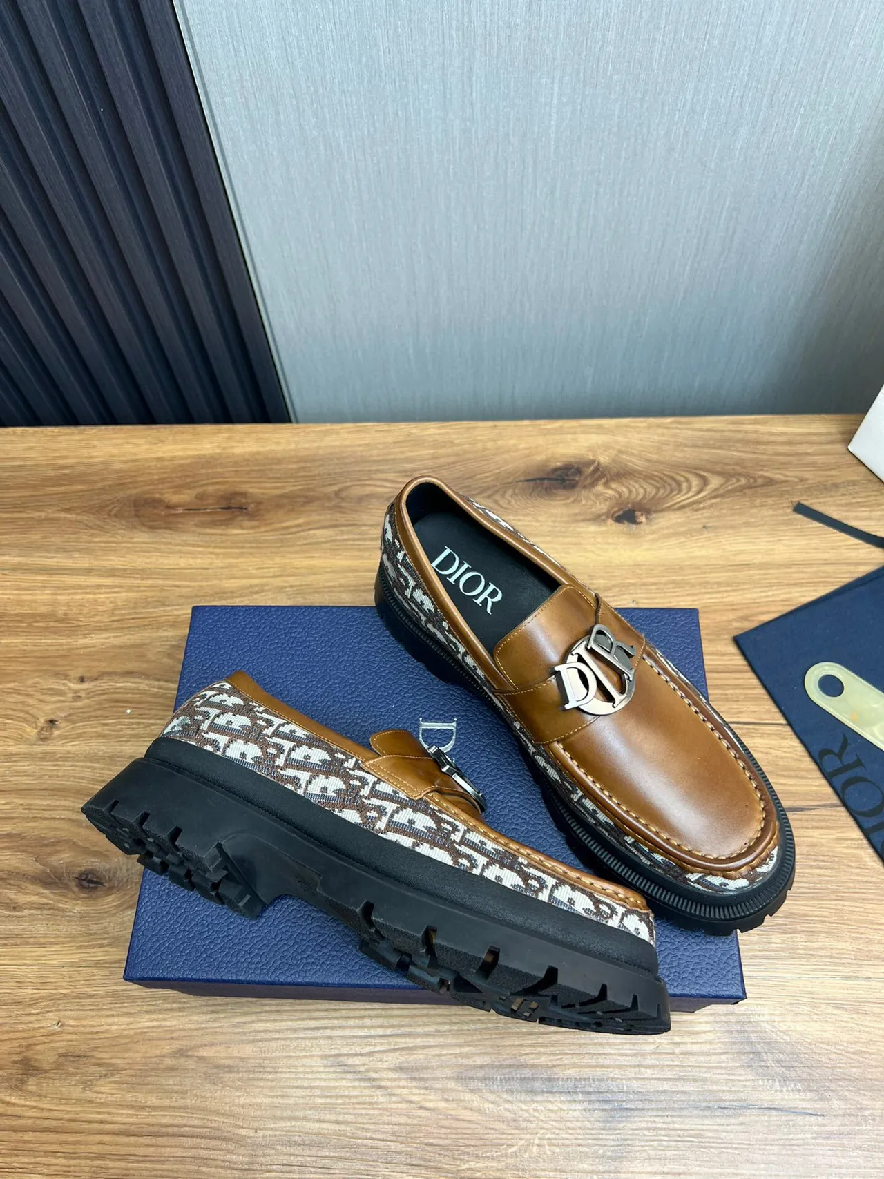 Dior B23 Loafer ট্যান চামড়া মোনোগ্রাম বস্ত্র ঘন লাগসোল Loafer 6