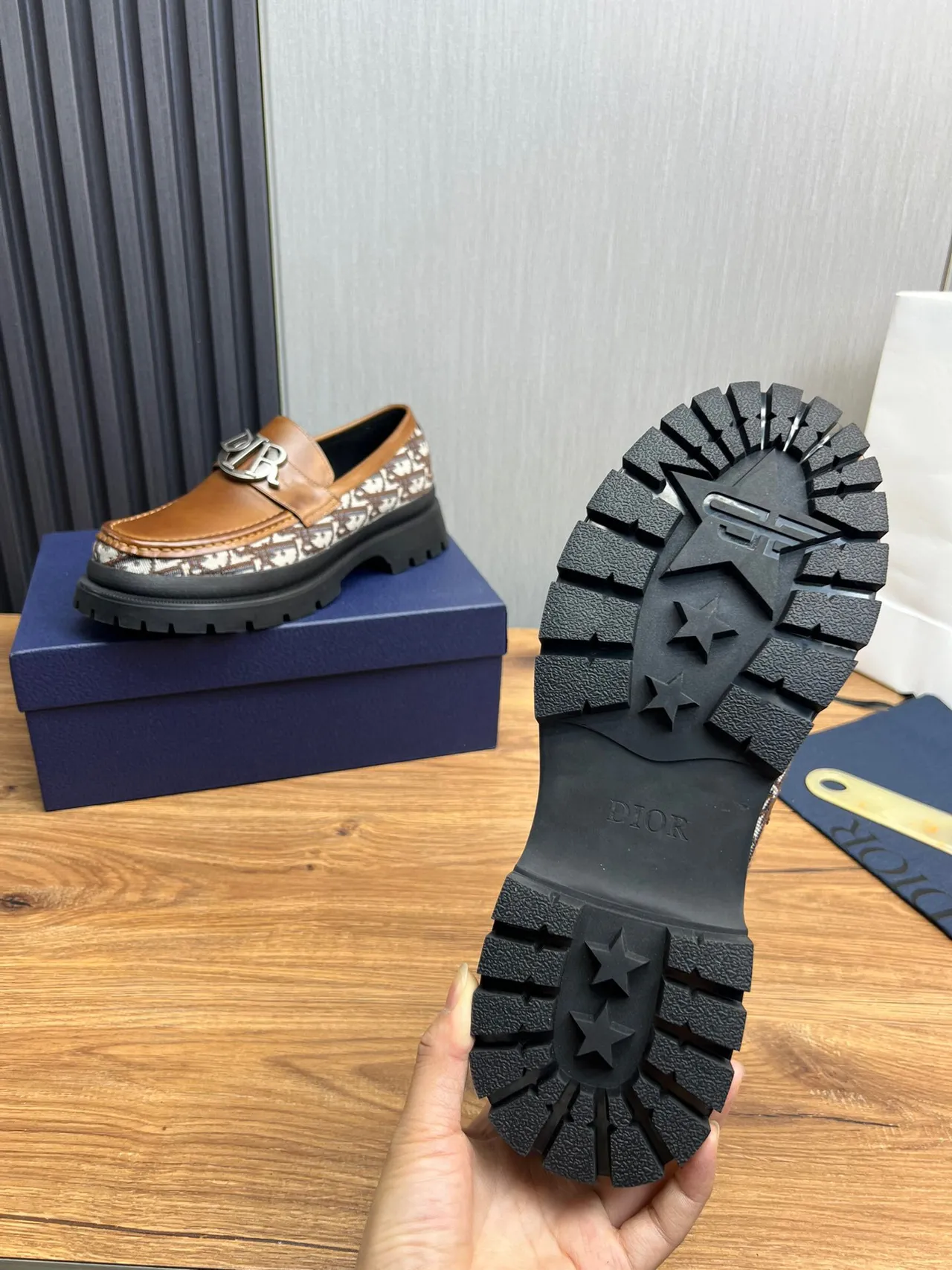 Dior B23 Loafer ট্যান চামড়া মোনোগ্রাম বস্ত্র ঘন লাগসোল Loafer 9