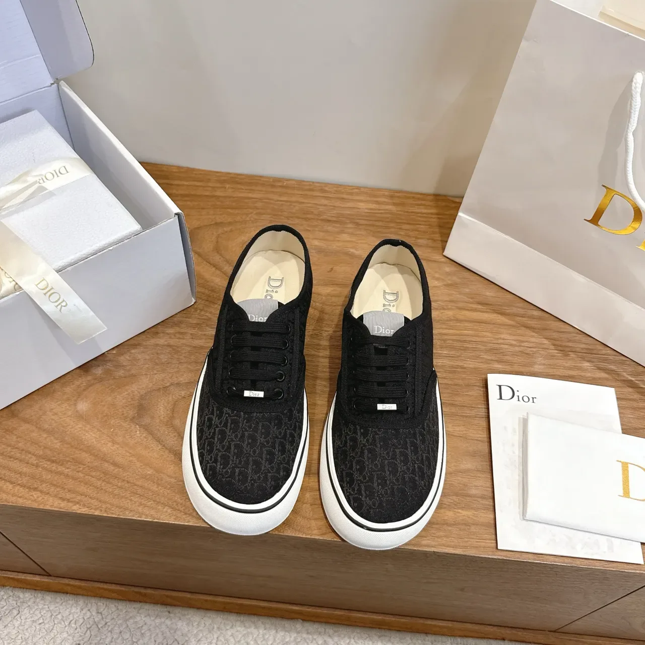 Dior B23 Monogram Canvas 黑白生活方式运动鞋 5