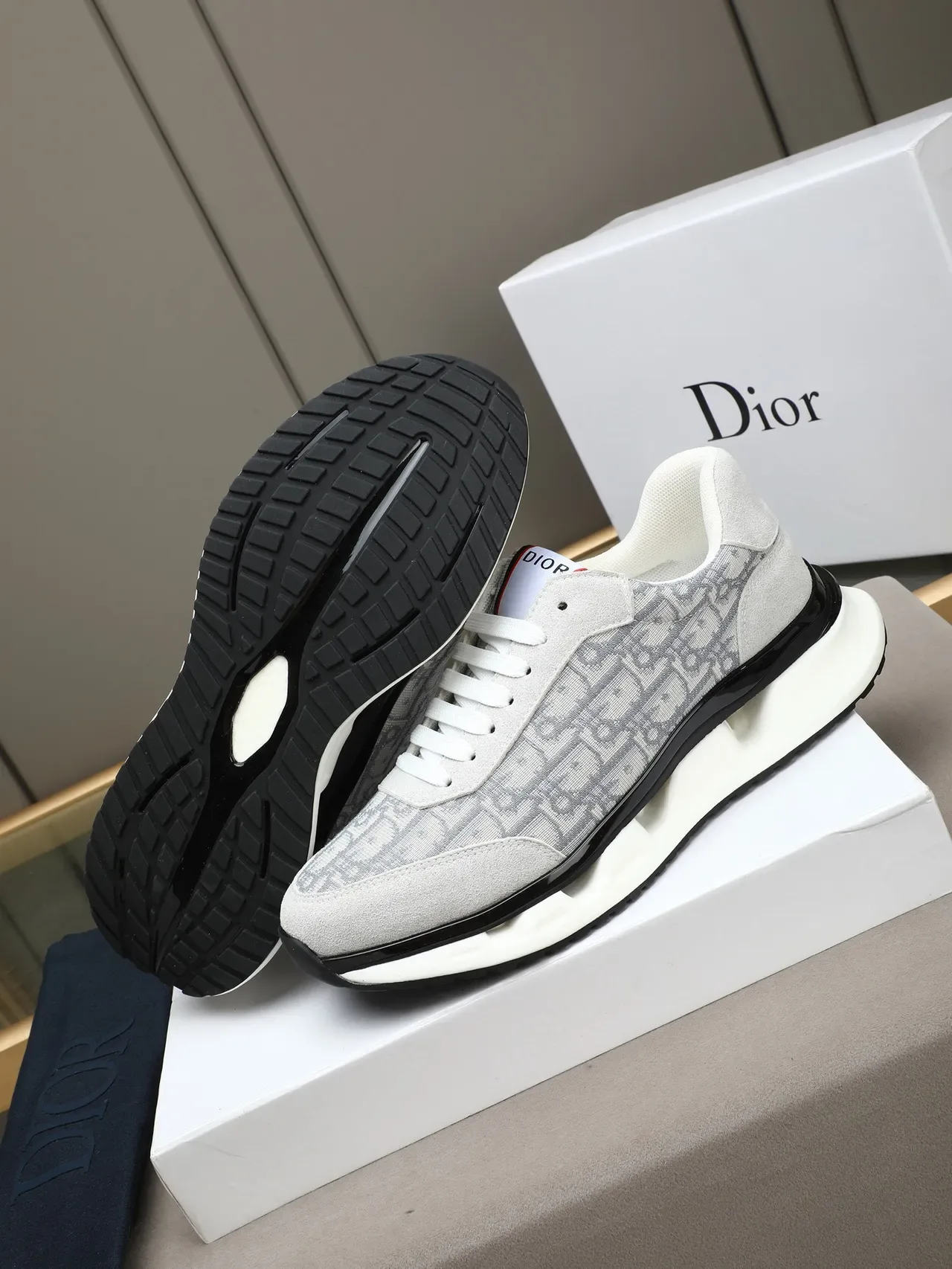 Dior B23 মোনোগ্রাম সুয়েড লাইফস্টাইল স্নিকার 4