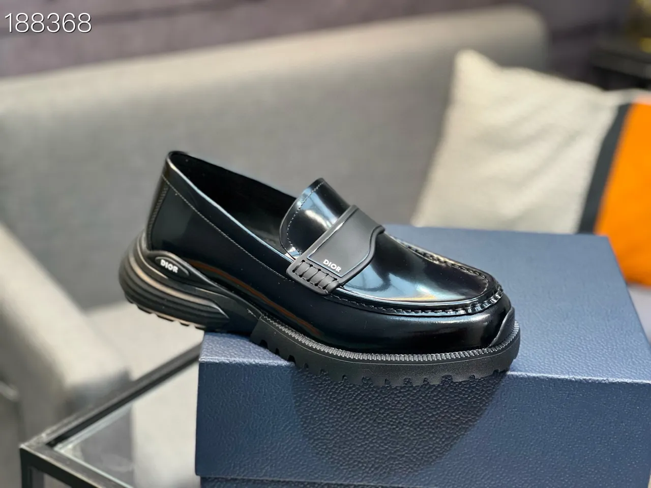 Dior B27 حذاء لوفر جلد أسود لامع سميك القدم مع مسامير 5