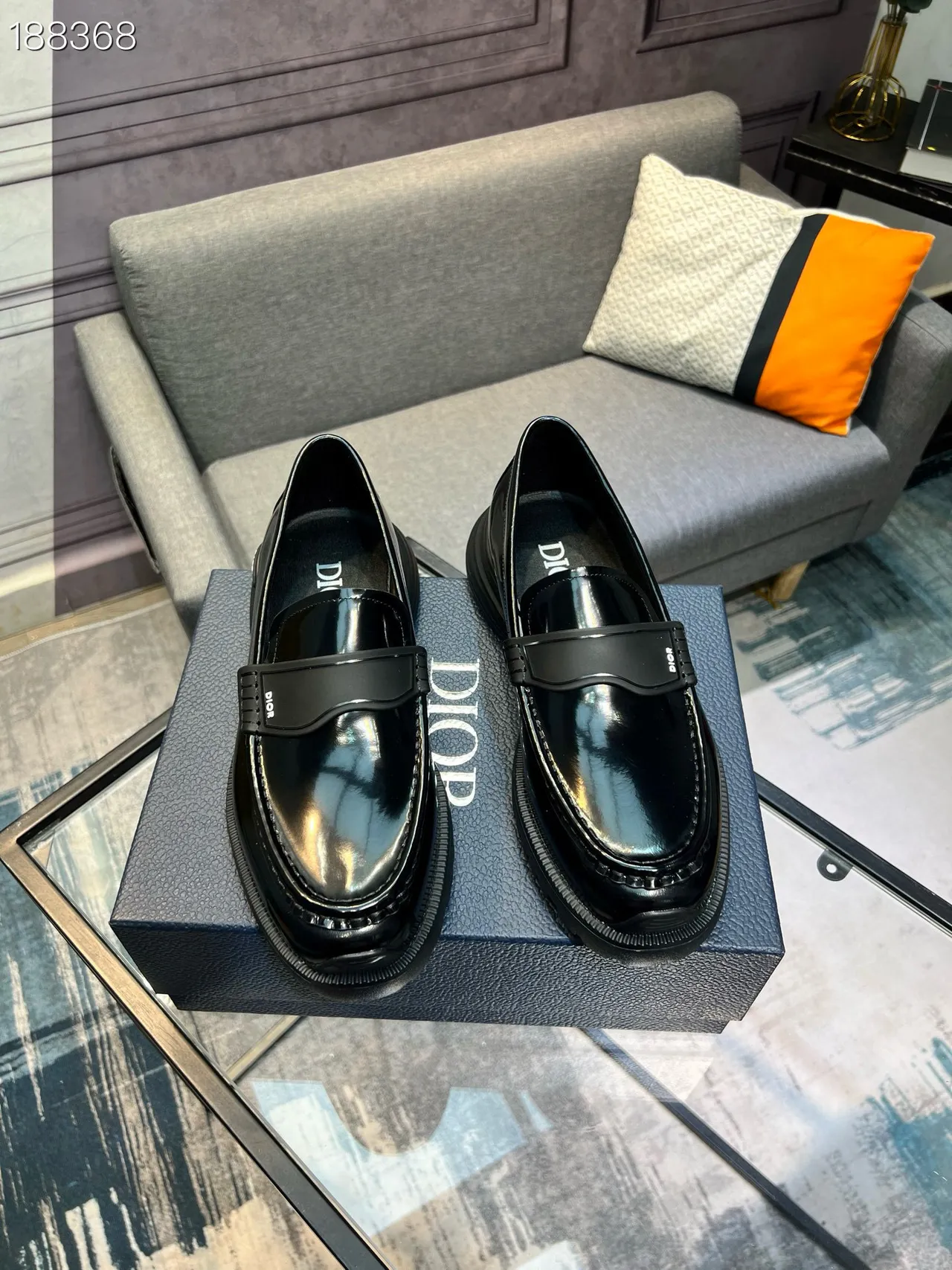 Dior B27 حذاء لوفر جلد أسود لامع سميك القدم مع مسامير 7