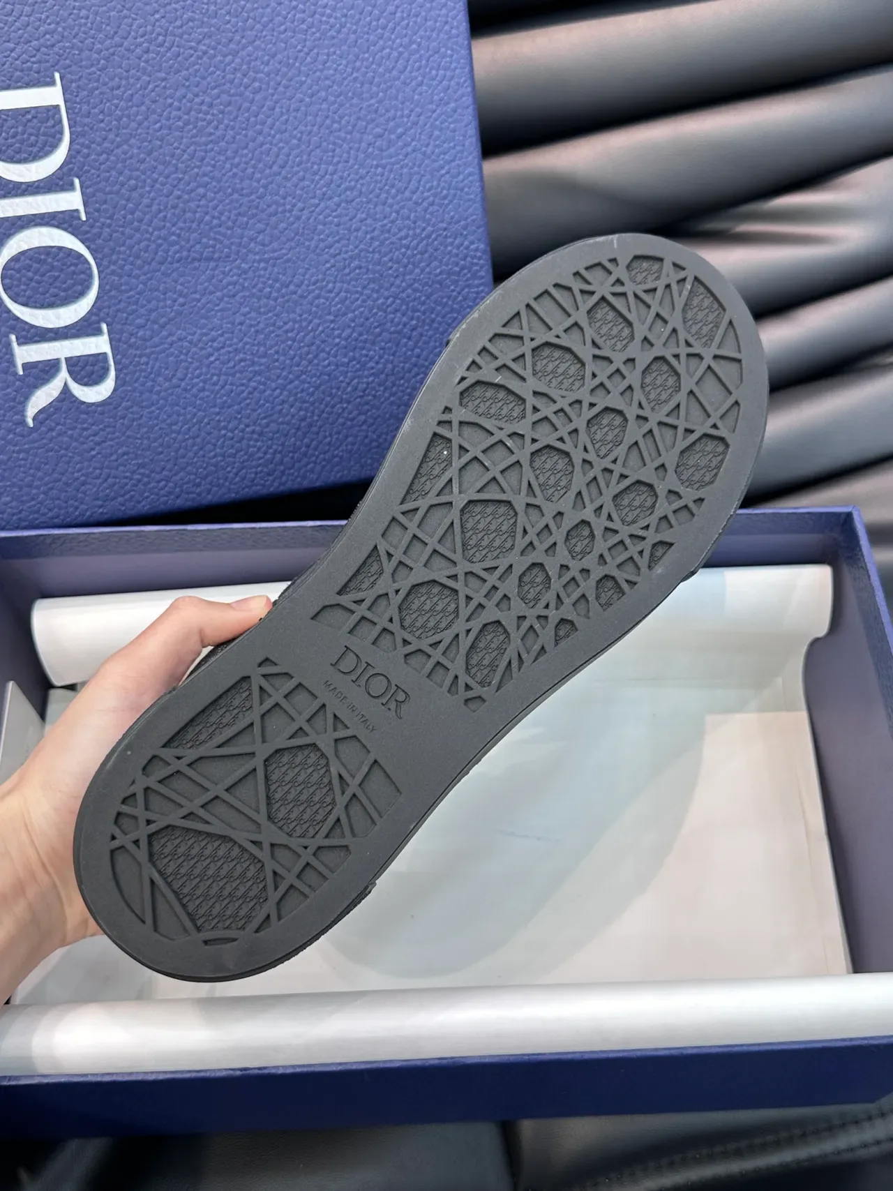 Dior سنیکرز Lifestyle أسود رمادي لوتوب سويدي وجاكار 2