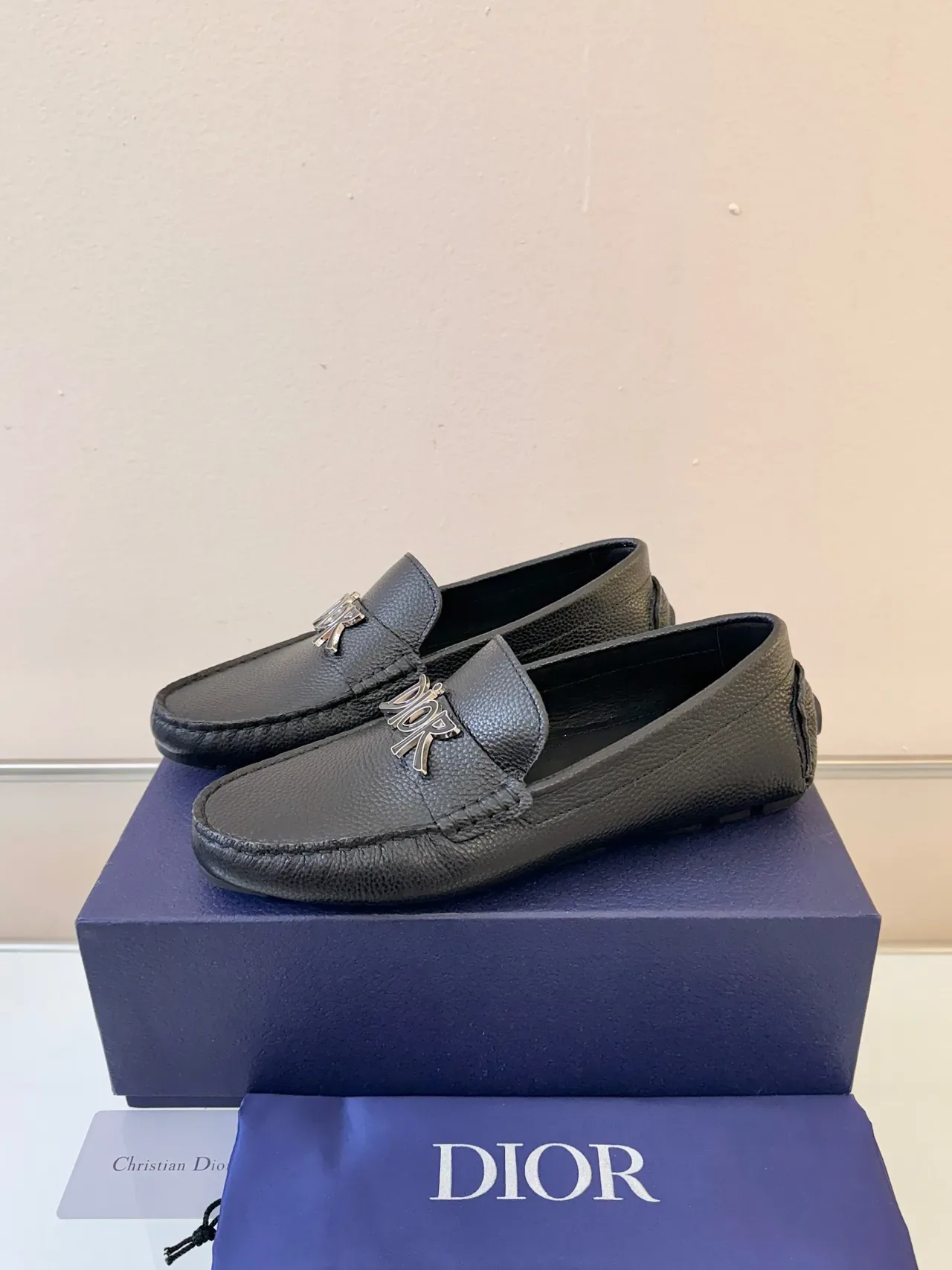 Dior Noir Argent Cuir Grainé Metal Logo Hardware Mocassins 2