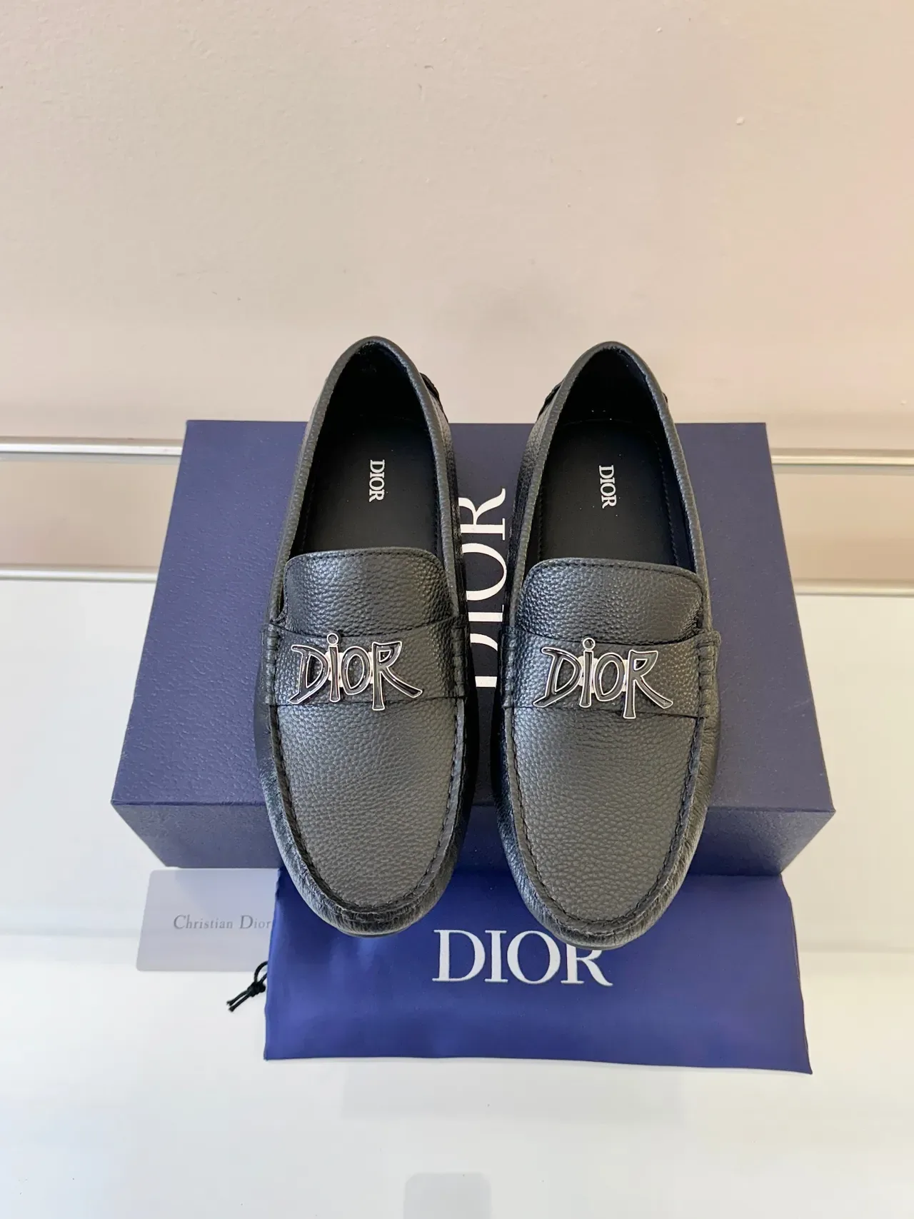 Dior Noir Argent Cuir Grainé Metal Logo Hardware Mocassins 6