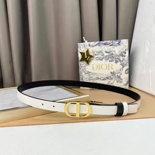 Dior CD حزام أبيض وأسود قابل للعكس من الجلد
