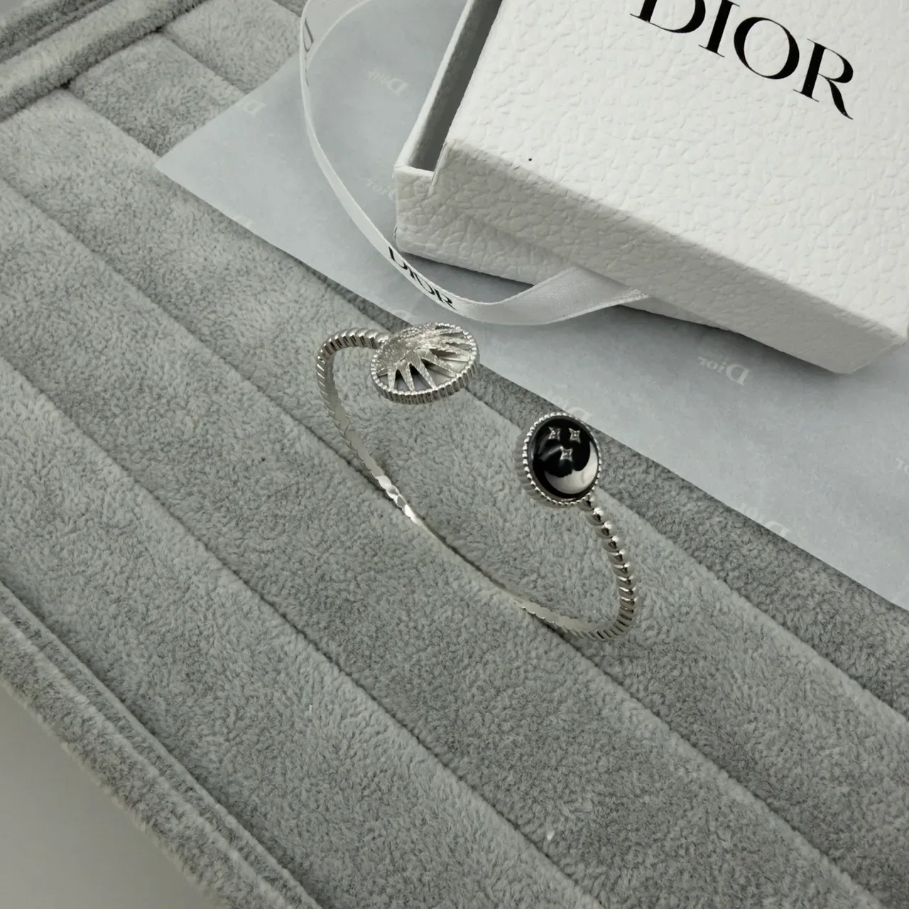 Dior سوار مفتوح ذهبي نمط شمس وقمر 5