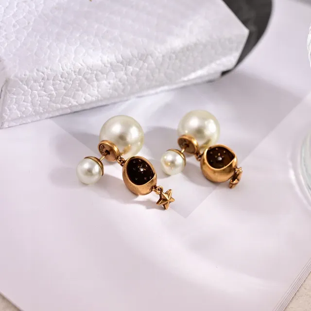 Dior Colar Pendente de Lua Crescente Dourado Branco Pavé Detalhe de Estrela 5