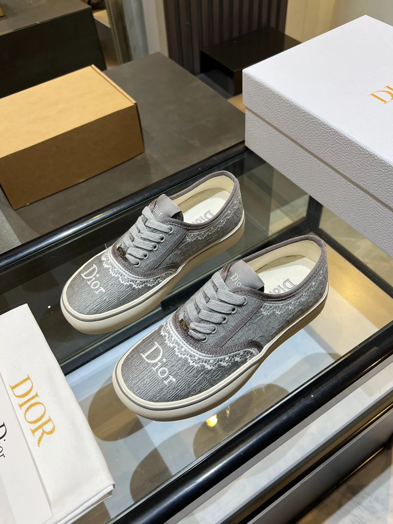 Dior Chaussures Lifestyle Gris Blanc Jacquard Monogram Détail Haut Dentelle 2