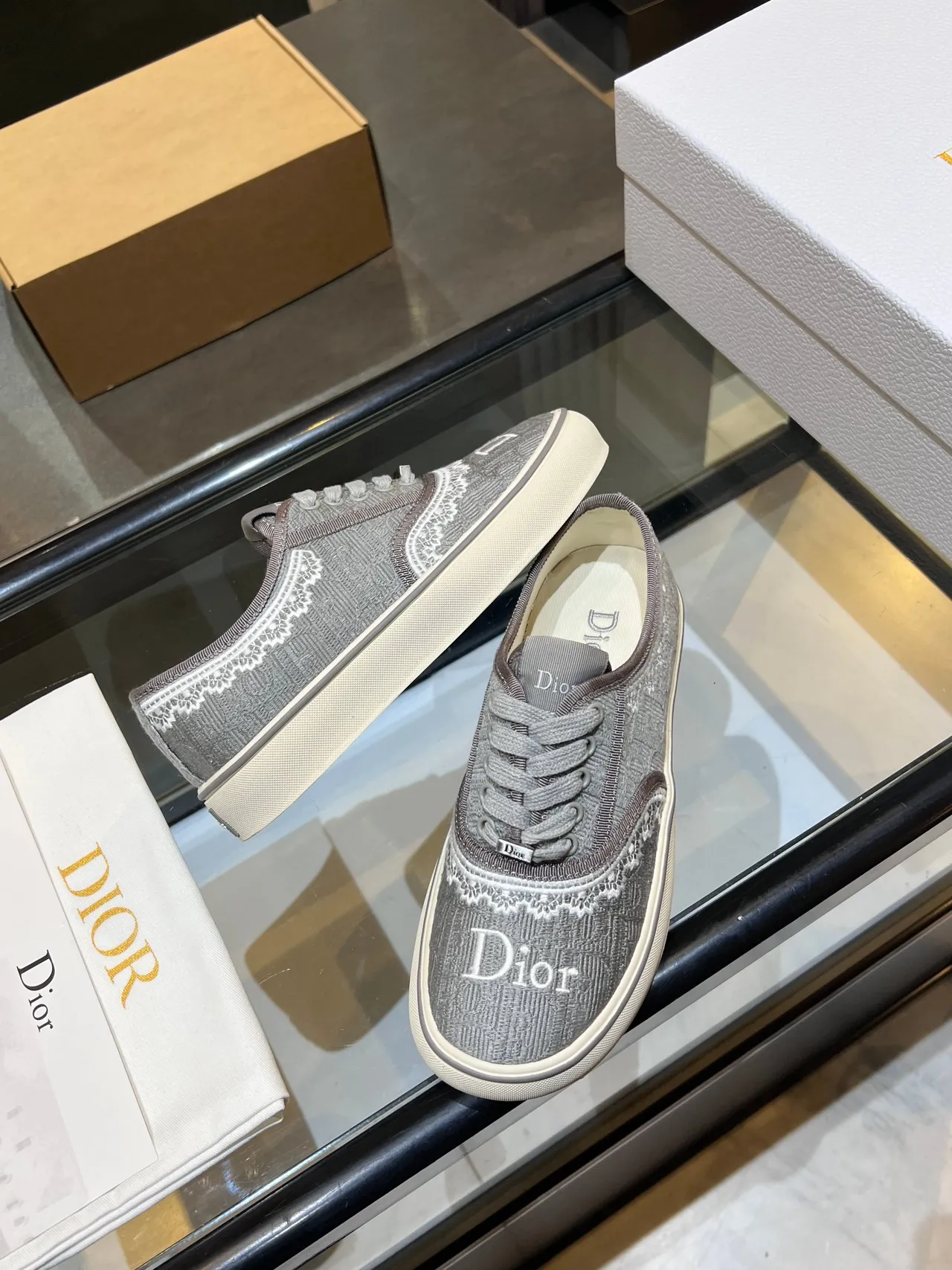 Dior Chaussures Lifestyle Gris Blanc Jacquard Monogram Détail Haut Dentelle 3