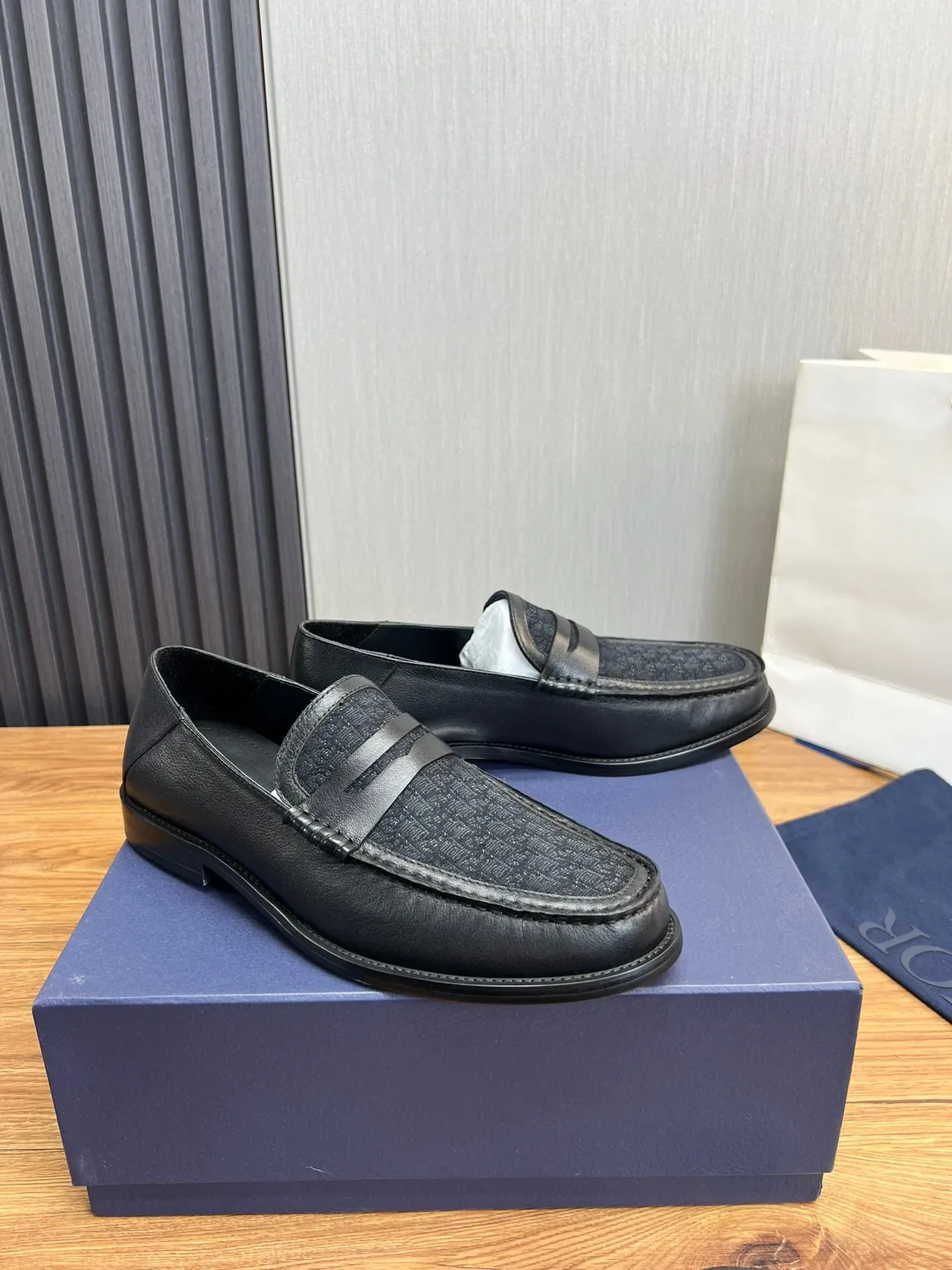 Dior Loafer Noir Texturé Monogramme Moc-Toe Penny Loafer 3
