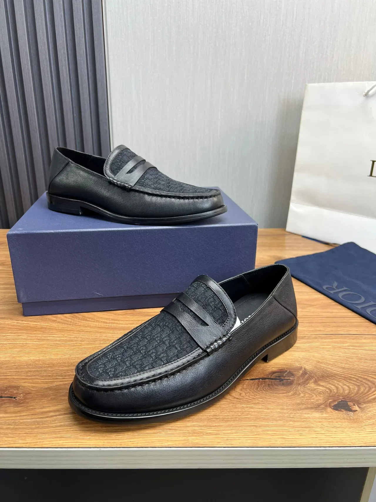 Dior Loafer Noir Texturé Monogramme Moc-Toe Penny Loafer 10