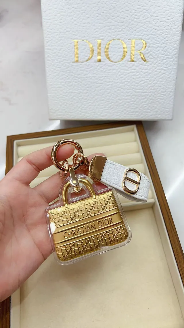 Dior Mini Bag Charm गोल्ड व्हाइट मिनिएचर ट्रांसपेरेंट एक्रिलिक केसिंग हैंडबैग 6