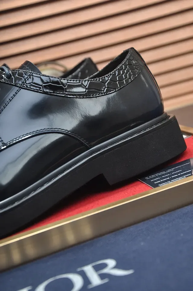 Dior Navy Black हाई ग्लॉस पैटेंट लेदर कैप टू ऑक्सफोर्ड जूते 2