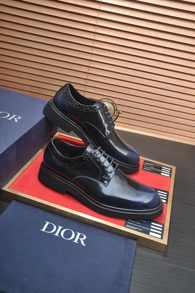 Dior Navy Black हाई ग्लॉस पैटेंट लेदर कैप टू ऑक्सफोर्ड जूते 4