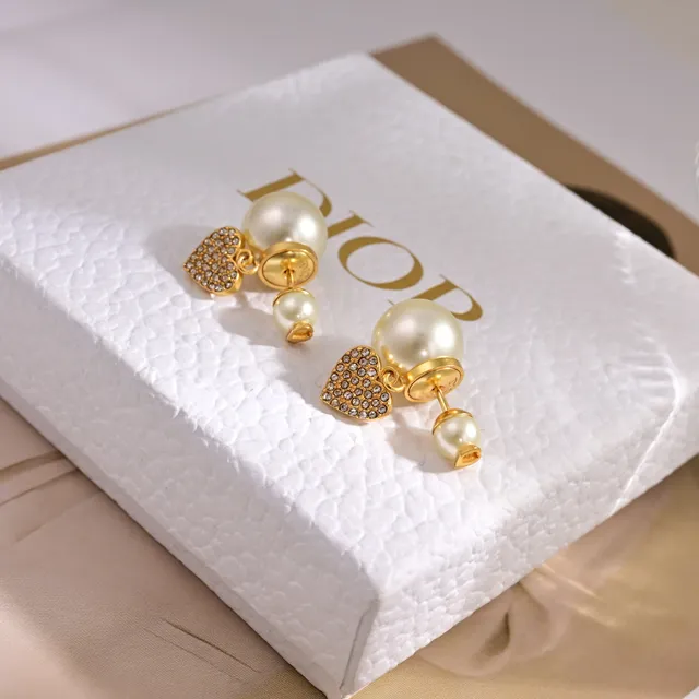 Dior Tribales Boucles d'oreilles en perles et cristal en forme de cœur doré 2