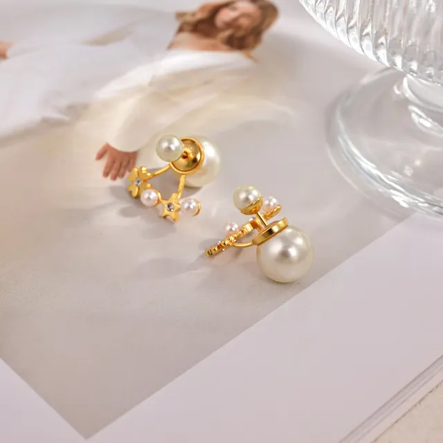 Dior Tribales Brincos dourados resina branca pérola floral 2
