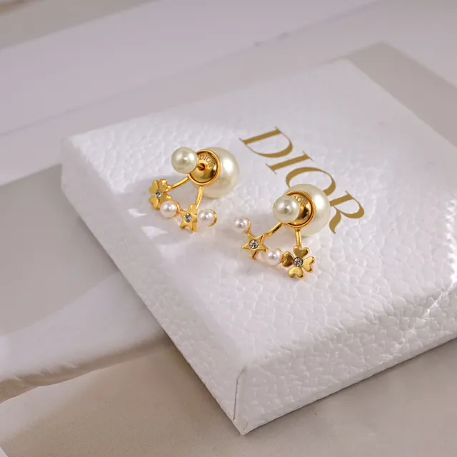 Dior Tribales Brincos dourados resina branca pérola floral 6