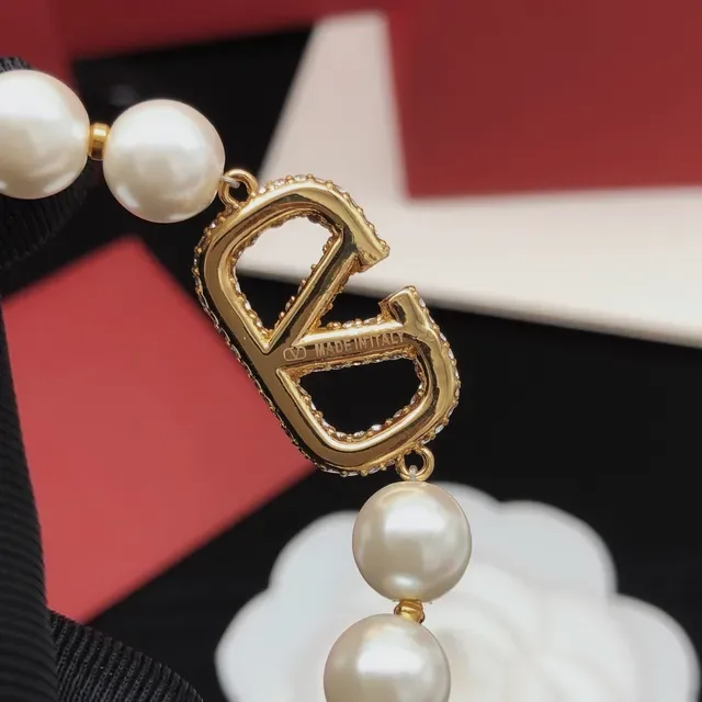 Dior White Gold Pearl Strand Hardware Bracelet 4