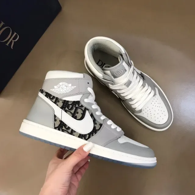 Dior x Air Jordan 1 High Gris Monogramme Oblique Sneakers Lifestyle 7