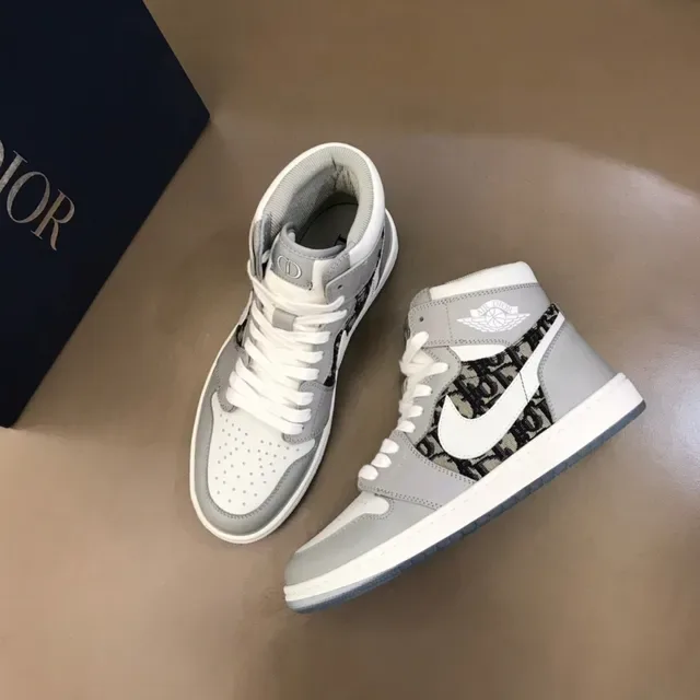 Dior x Air Jordan 1 High Gris Monogramme Oblique Sneakers Lifestyle 9