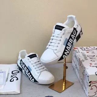 Dolce & Gabbana सादा कालो चामड़ा उपर लोगो साइडबैंड लाइफस्टाइल स्निकार
