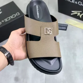 Dolce & Gabbana বেইজ ব্ল্যাক টু স্ট্র্যাপ স্লাইড টেক্সচার্ড লেদার আপার ক্যাজুয়াল স্যান্ডেল