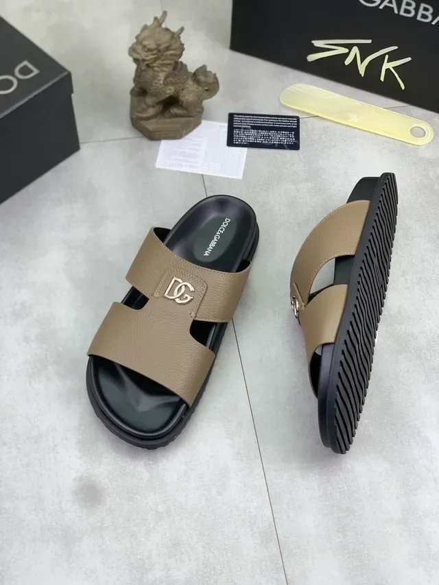 Dolce & Gabbana 米色黑色双带凉鞋 纹理皮革鞋面 休闲凉鞋 5