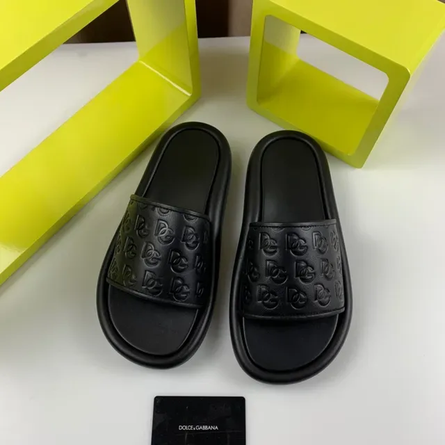 Dolce & Gabbana Chinelo com Monograma Preto Cinta Sola de Borracha Moldada 4