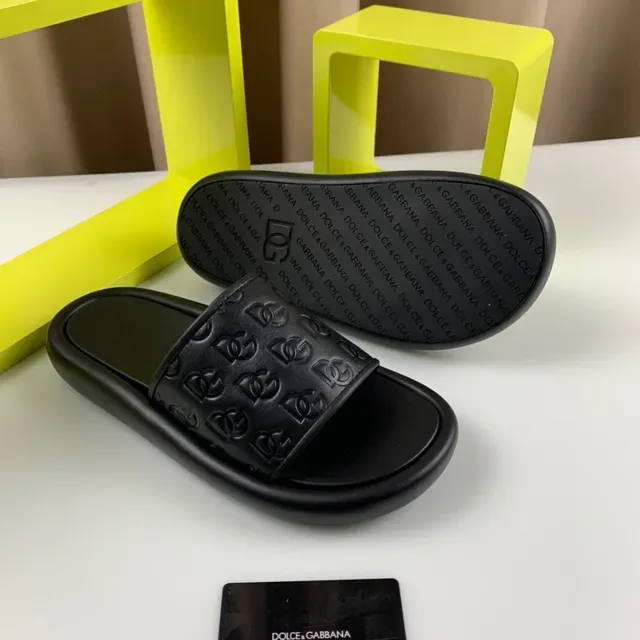 Dolce & Gabbana Chinelo com Monograma Preto Cinta Sola de Borracha Moldada 5