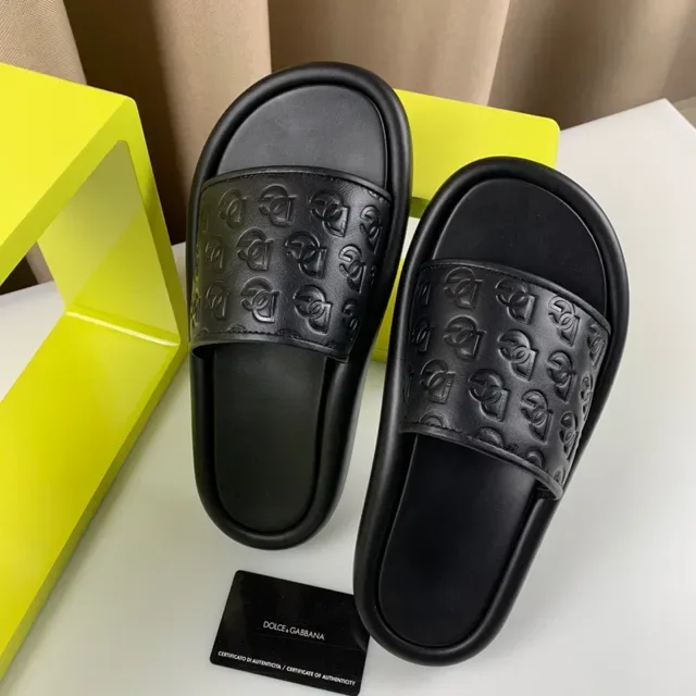 Dolce & Gabbana Chinelo com Monograma Preto Cinta Sola de Borracha Moldada 7