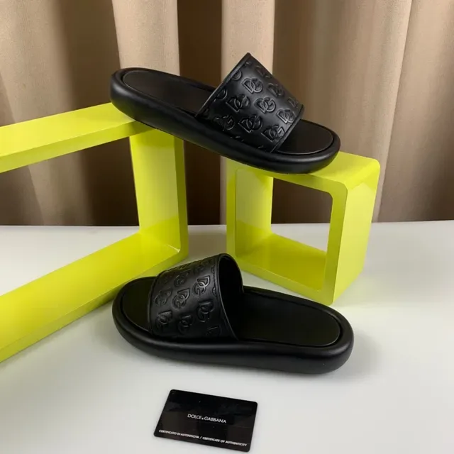 Dolce & Gabbana Chinelo com Monograma Preto Cinta Sola de Borracha Moldada 8