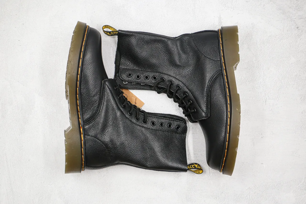 Dr. Martens 1460 काला पेबल लेदर 8-Eyelet मार्टिन बूट 8