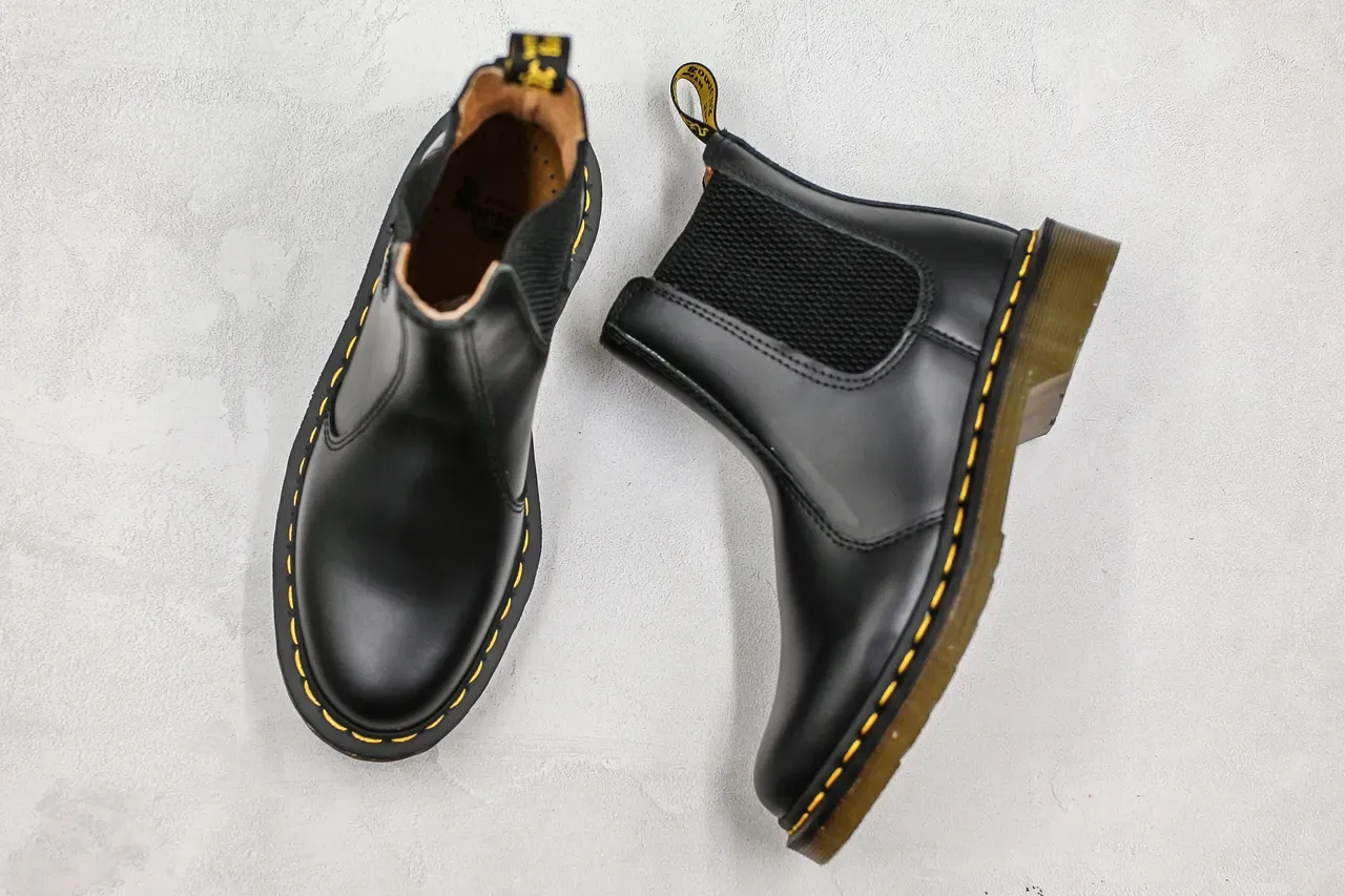 Dr. Martens কালো হলুদ মসৃণ চামড়া লোচড় সাইড গুসেট চেলসি বুট 4